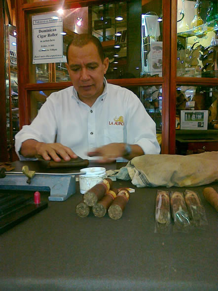 Cigar rolling